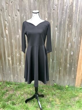Classic Black Fit-and-Flare Dress with 3/4 Sleeves